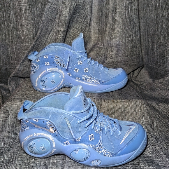 Nike Supreme x Air - Picture 2 of 7